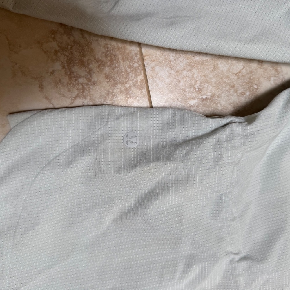 lululemon ventlight pullover - Picture 6 of 6